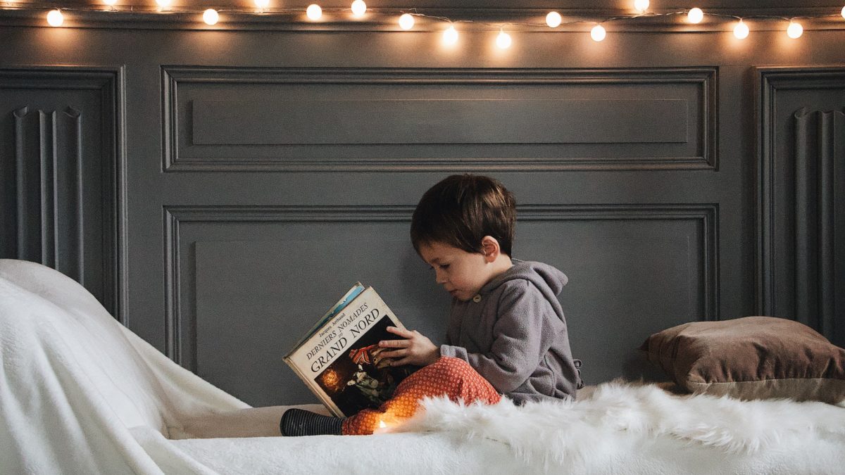 6 simple ways to raise kids to love reading