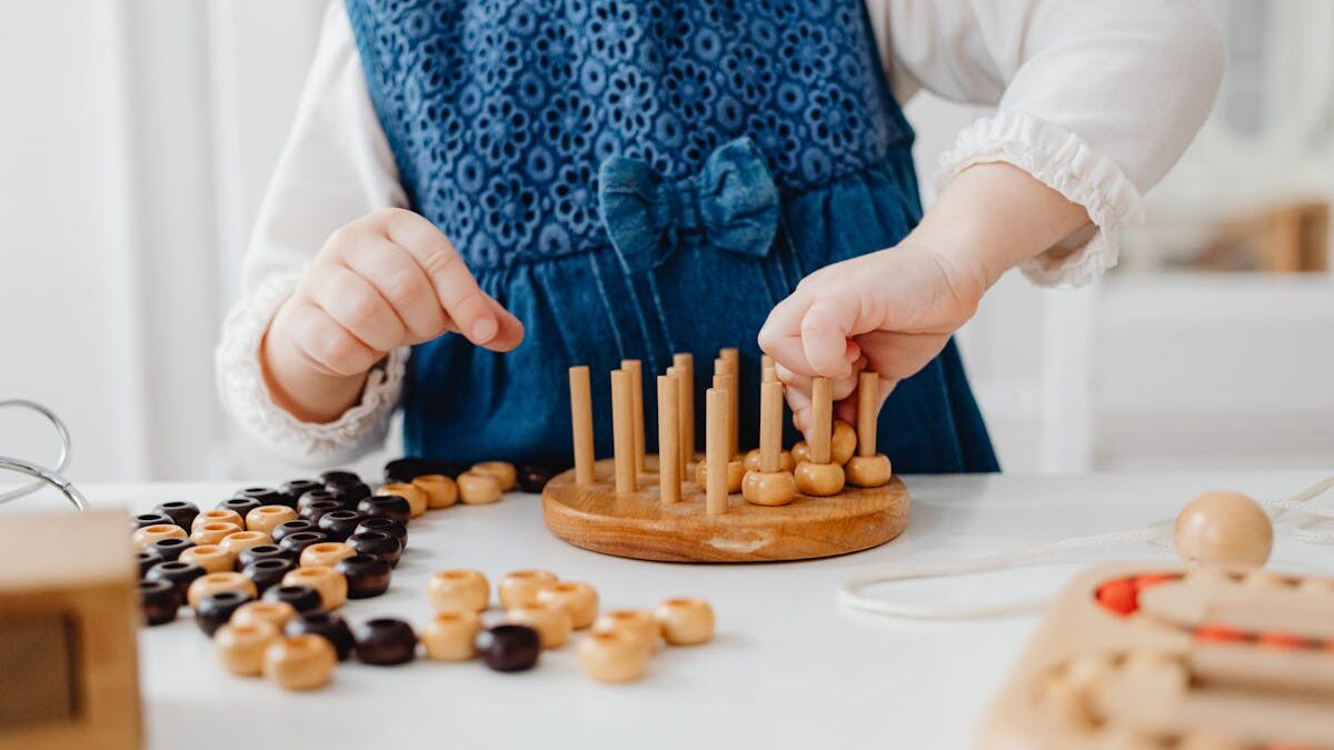 Montessori sensorial activities you can recreate at home